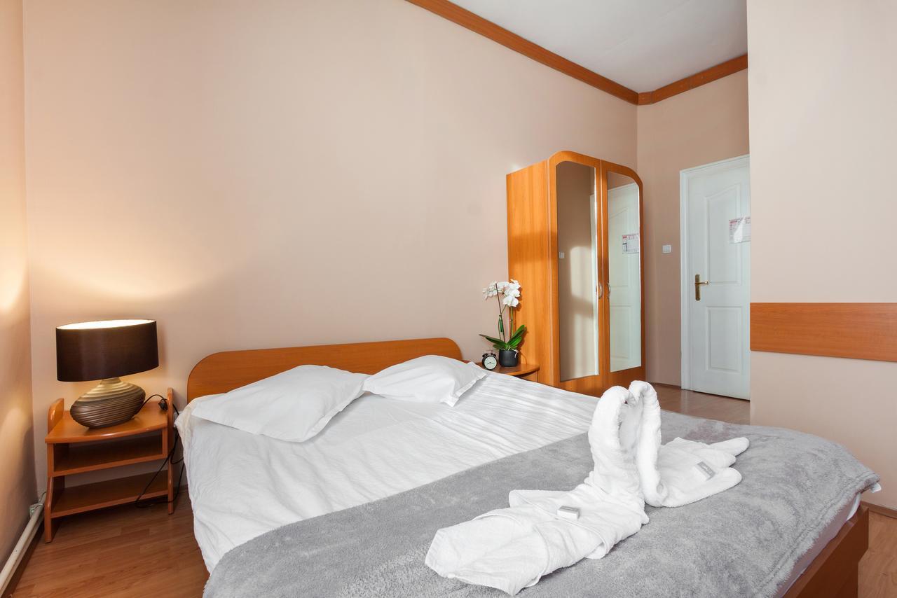 Szilagyi Hotel&Restaurant Gheorgheni  Εξωτερικό φωτογραφία